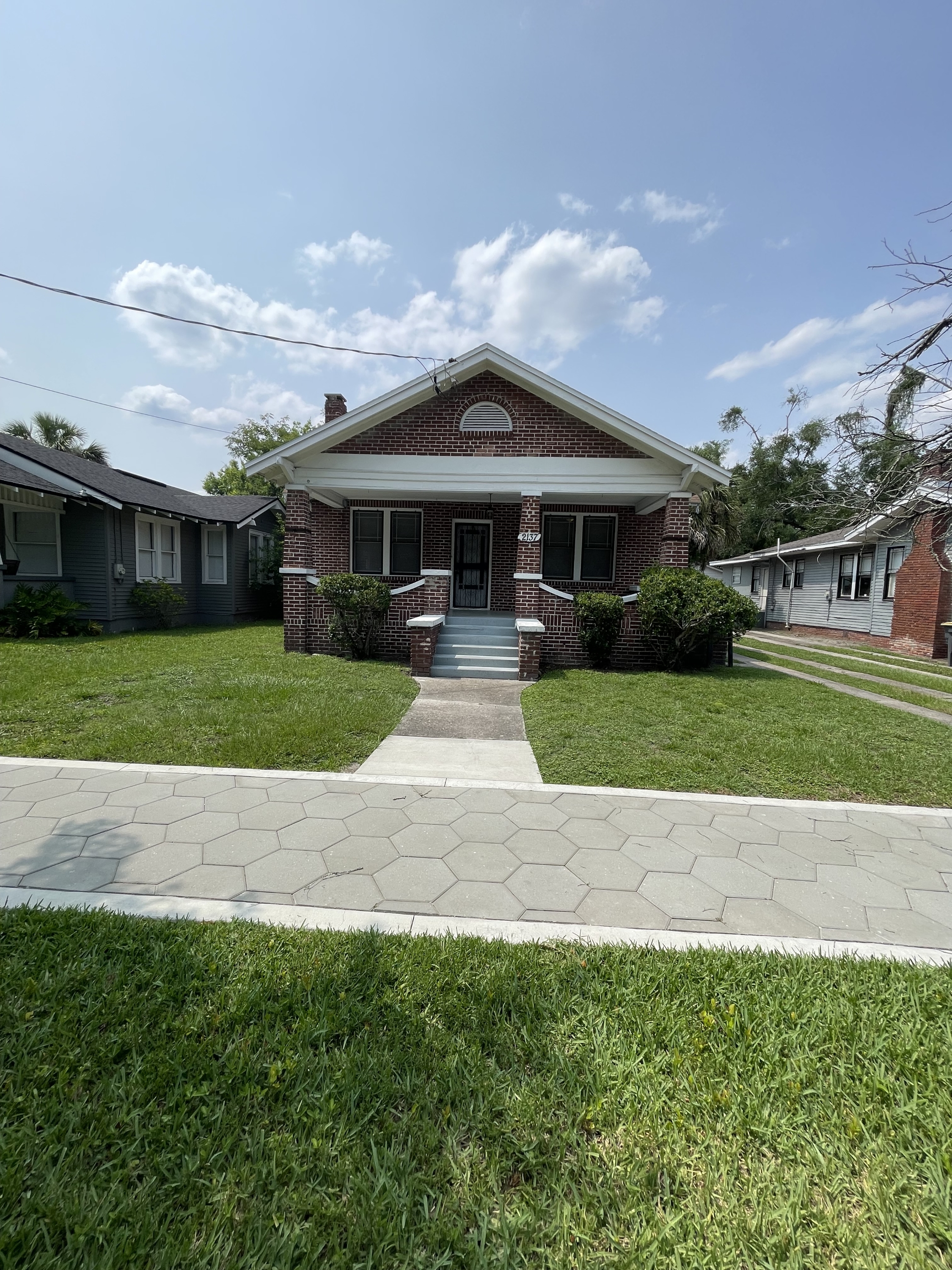 2137 Dellwood Avenue